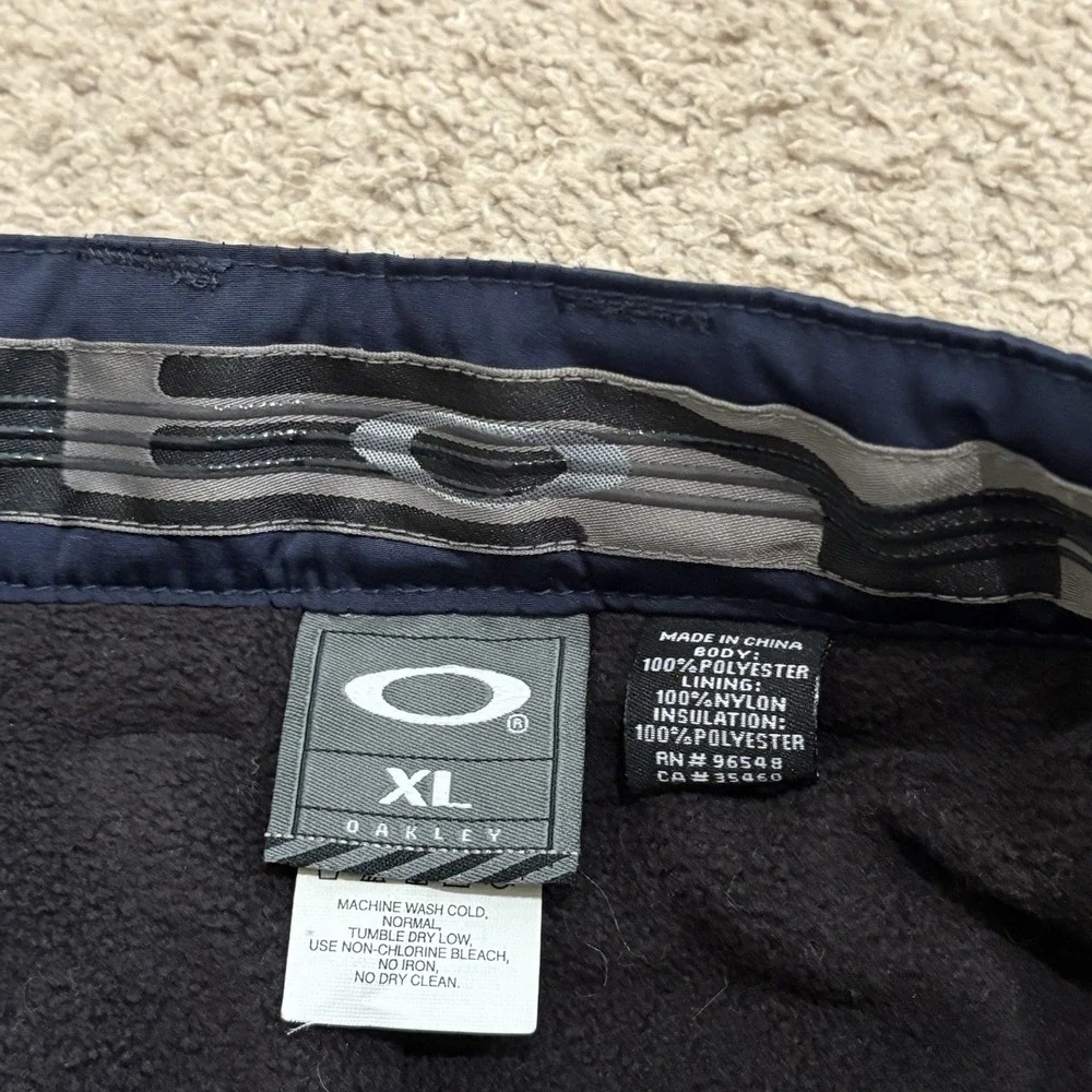 Oakley size men